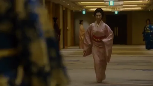 Live Action — Slow-motion kimono scene